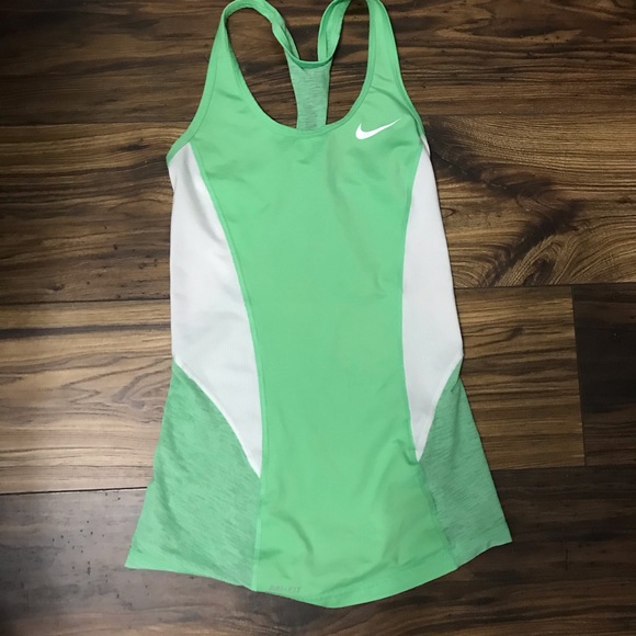 Nike Tops - Nike green workout top